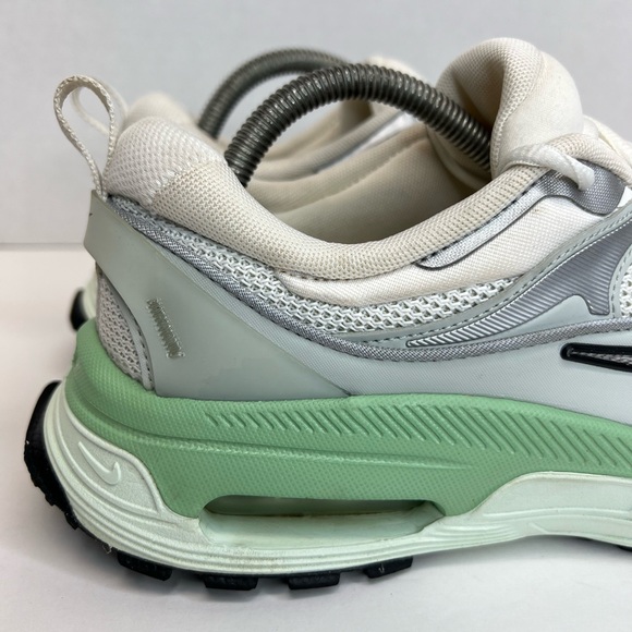 Nike Air Max Bliss Womens Sz 10M DH5128-103 White/Silver/Sage XLNT COND.! - Picture 10 of 16